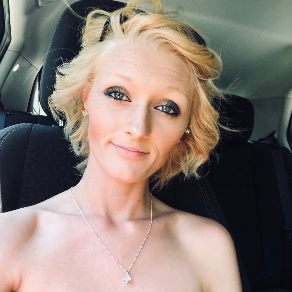 Meet your Posher, Courtney